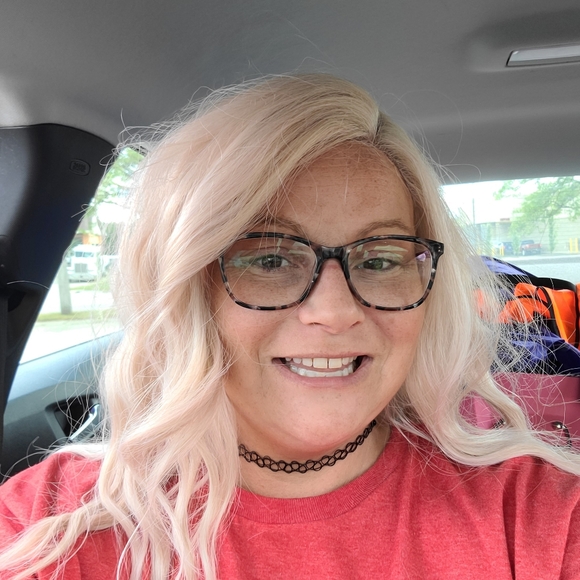 COPY - Meet your Posher, Joanna - Picture 2 of 2